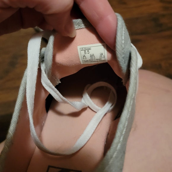 Vans - Picture 3 of 3